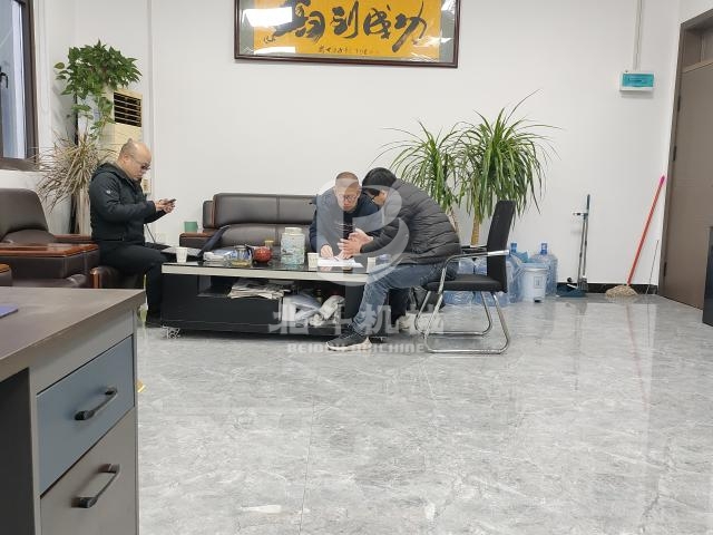 北斗先進(jìn)樹枝粉碎機吸引河北客戶訪問